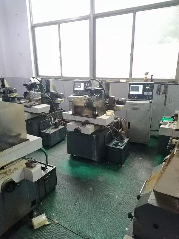 富阳工厂15台2021年线切割打包批发！2台7735。。5台77.