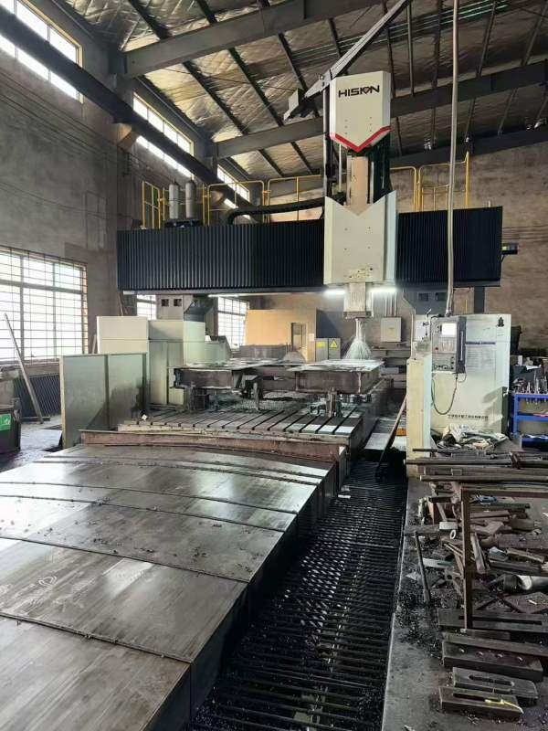 上海工厂刚刚买下海天6043龙门加工中心 方滑枕430 发.
