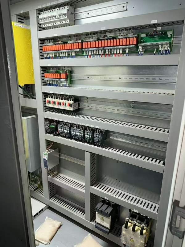 上海工厂刚刚买下海天6043龙门加工中心 方滑枕430 发.