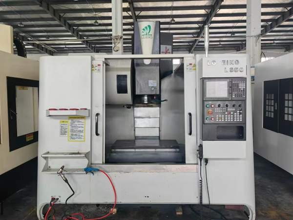 苏州力冈850立加云南台正光机两线一硬导轨三菱M80系统.