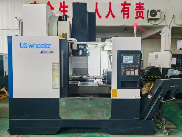 杭州蕙勒1100两台都带320四轴，BT50主轴的
