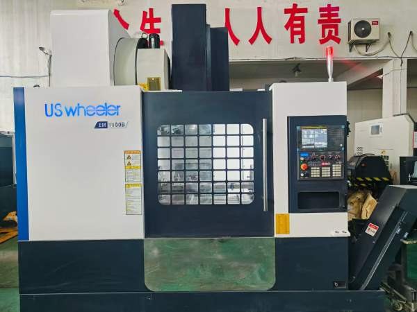 杭州蕙勒1100两台都带320四轴，BT50主轴的