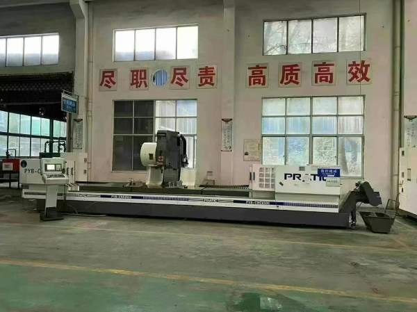 还剩后一台普拉迪数控科技PYB-CNC6500型材机，铸铁床.