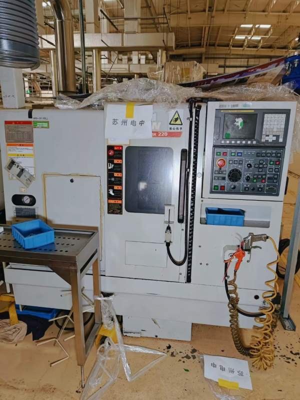 同款4台，韩国原装斗山220数控车床，配A2-6主轴过棒料.