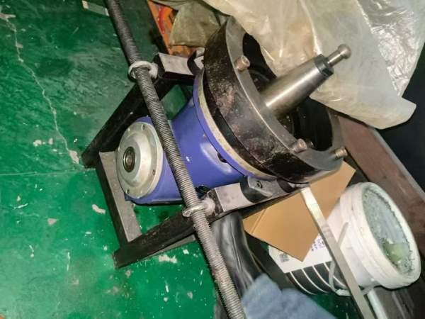 准新台群2550龙门加工中心，a法驱动，带刀裤买到赚到.