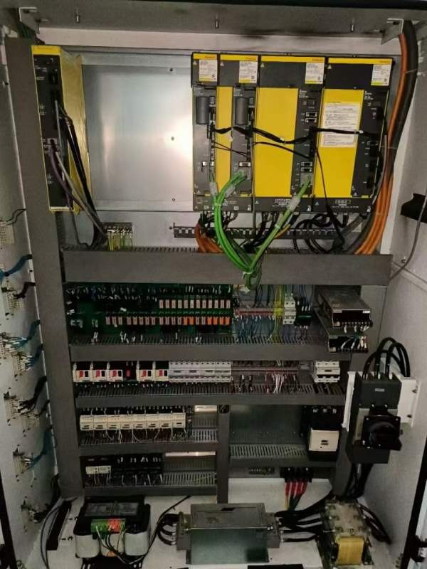 准新台群2550龙门加工中心，a法驱动，带刀裤买到赚到.