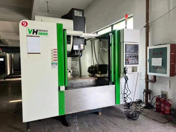 新到雅力士VH1000加工中心，三轴45滚柱线轨，XZ6滑块.