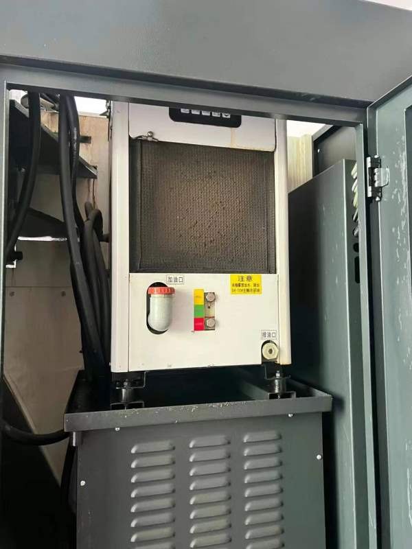 新到雅力士VH1000加工中心，三轴45滚柱线轨，XZ6滑块.