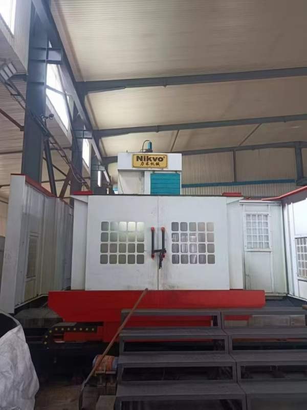 1000卧式镗铣行程400工作台千分度工作台三菱M80系统BT.