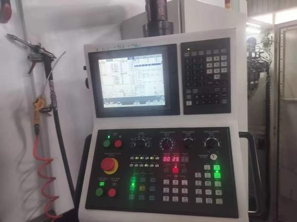 1000卧式镗铣行程400工作台千分度工作台三菱M80系统BT.