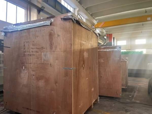全新苏三光慢丝LA500一台参数：工作台面尺寸(长x宽)74.