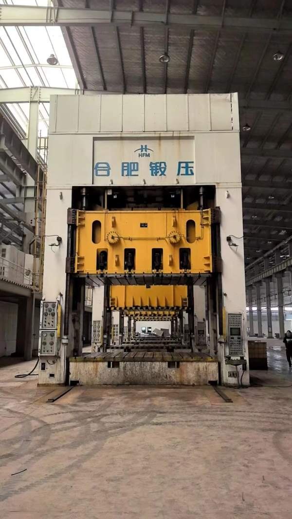 合肥锻压2000吨，台面4.6/2.6米。长沙工厂提货精品，.