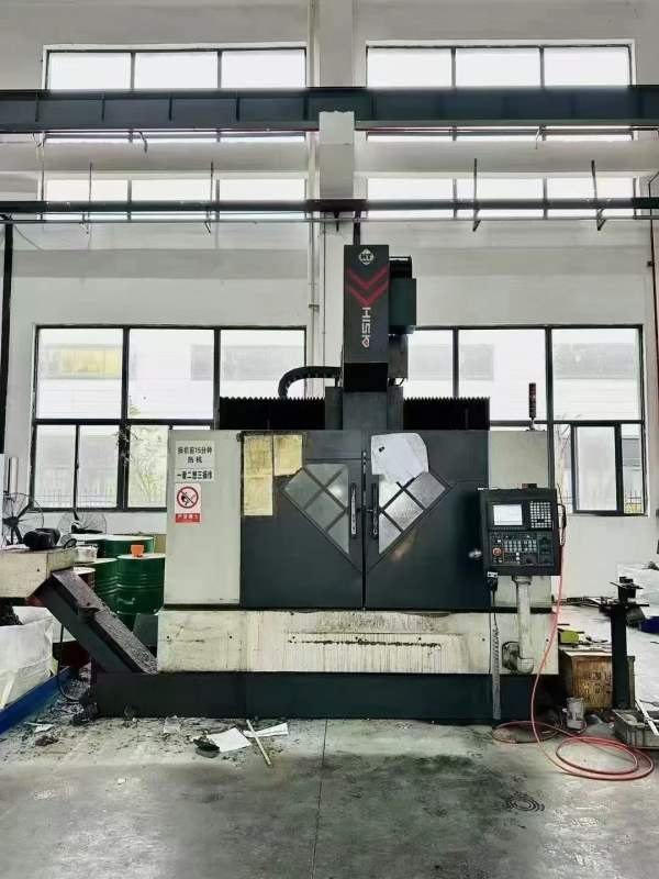 海天Gu6龙门式加工中心，相当于1580，三轴行程1500/85.