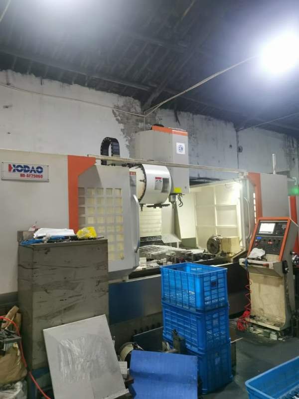 买下苏州一线品牌厚道25060加工中心，选配台正机身，.