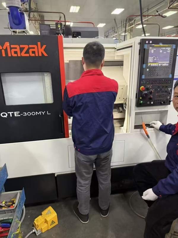 两台准新马扎克车铣复合，一台QTE100MYL，一台QTE300M.