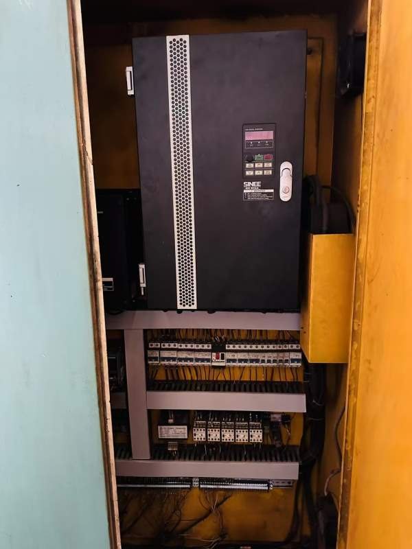 沈阳机床出口型重型61160数控车床，加工长度5米，导轨.