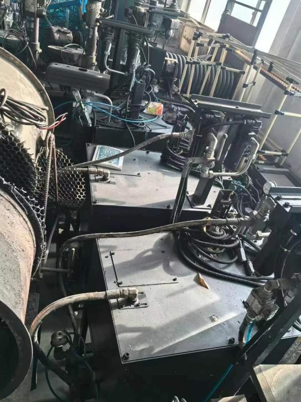 工厂在位批发3台，，海天850加工中心，，30把刀库，，.