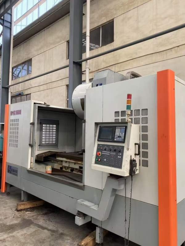 国盛1680加工中心，三菱m70系统，bt50主轴，三轴硬规.
