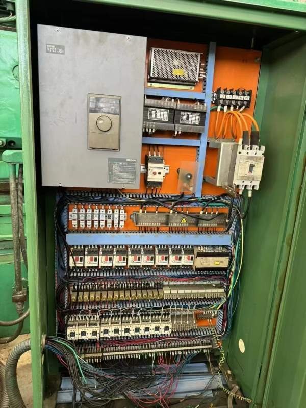 上海1380/3米磨床一台，型号H319，磨削直径800mm，磨.