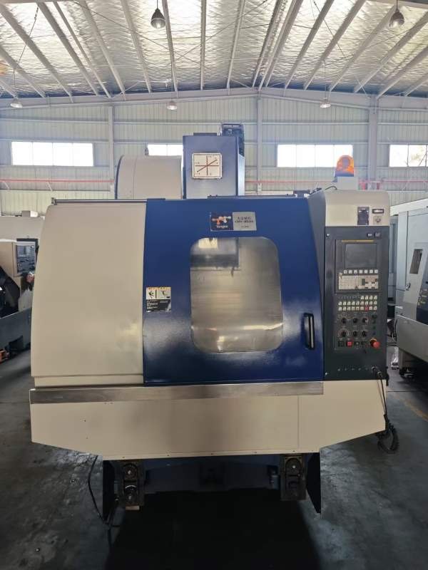 东台850加工中心，精度缪级，价格实惠
