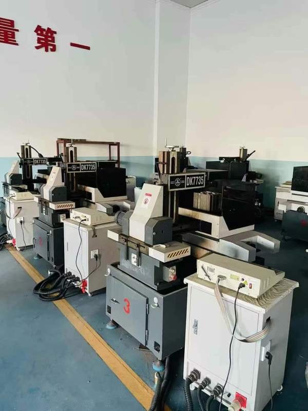 同款8台全新泰州7735线切割，安装了就打了样
