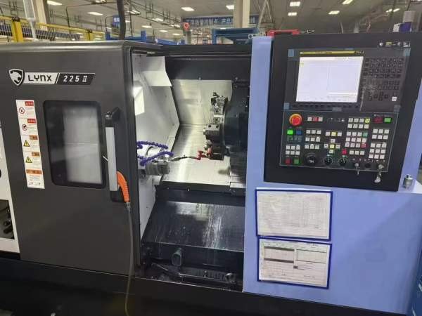 斗山LYNX225数控车床2台12工位伺服刀塔，主轴6000转回.