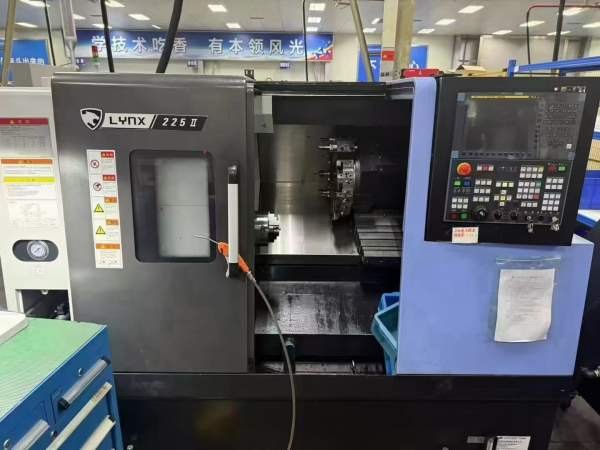 斗山LYNX225数控车床2台12工位伺服刀塔，主轴6000转回.