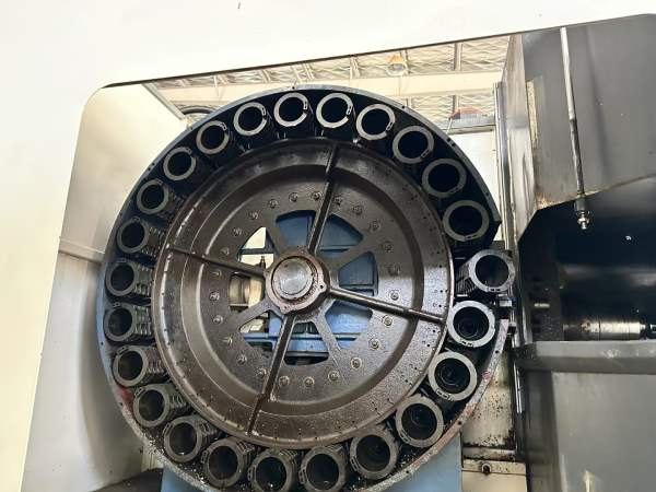 纽威500双台卧加。三轴线规50主轴
