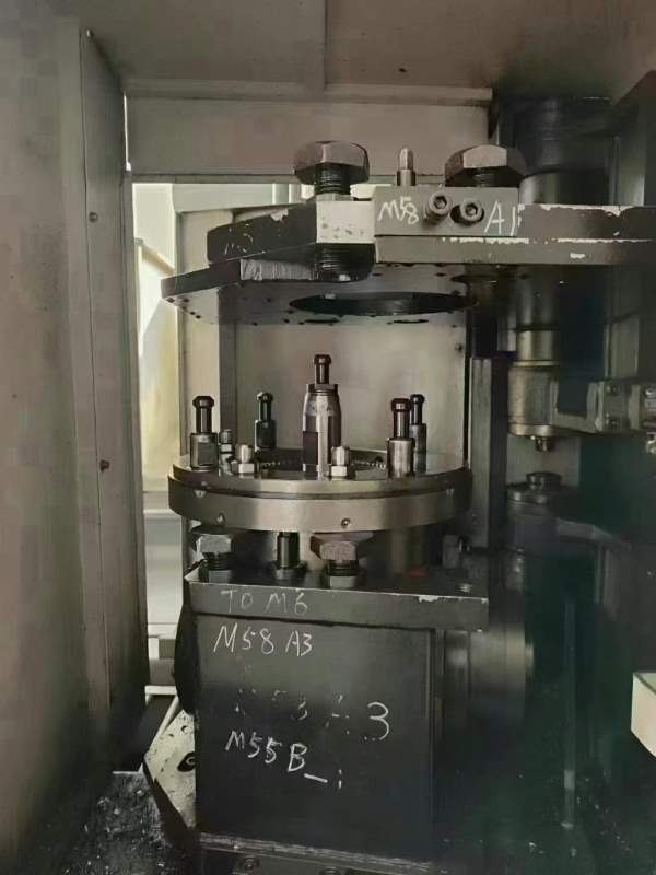 海天2516龙门，发那克MD系统，BT50齿轮头，全自动铣头.