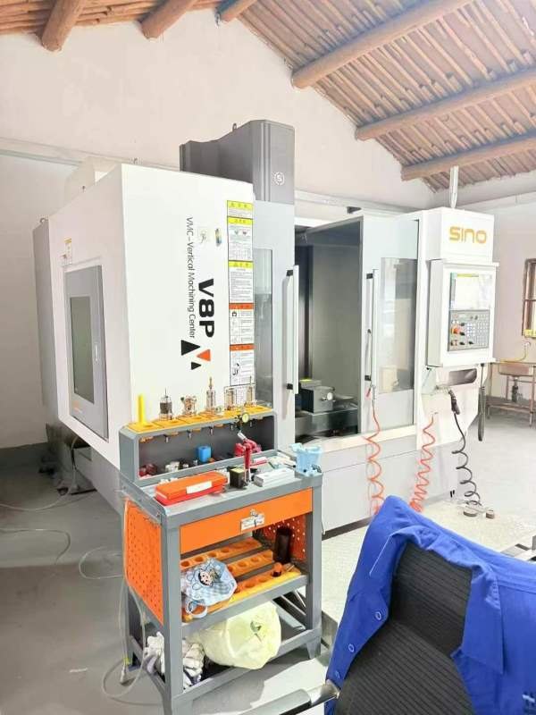 宁波工厂新定基本全新皖南V8P重型加工中心一台，发那.