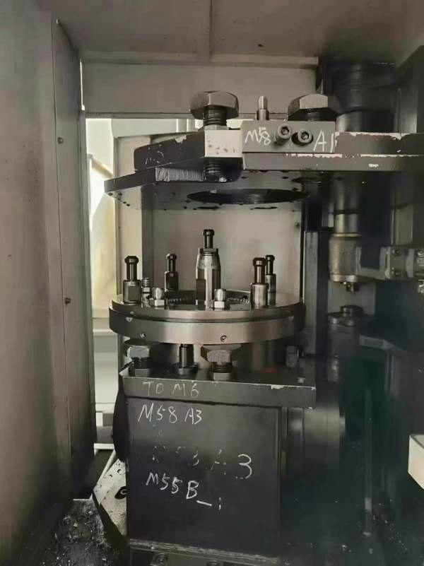 海天2516龙门，BT50齿轮头，自动铣头，24把刀库，高配.