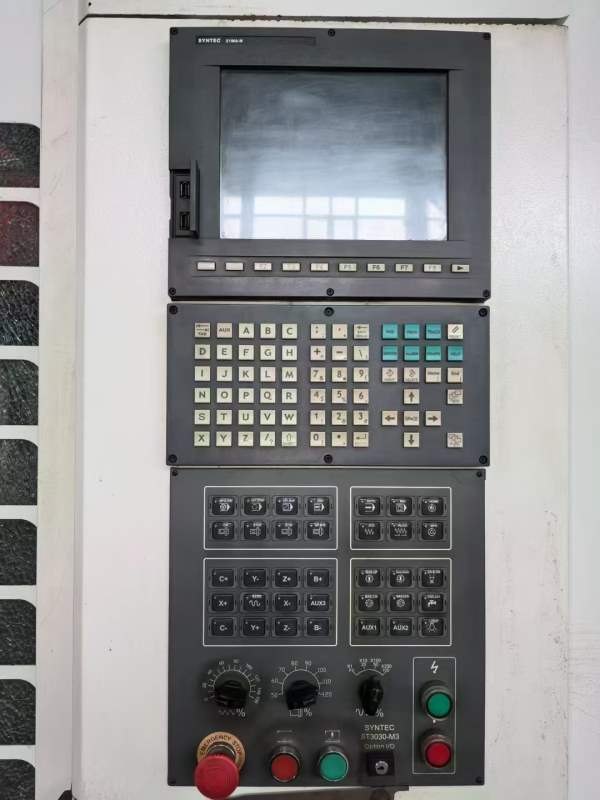 同款三台富捷1580加工中心，三轴硬轨，BT50主轴8000转.