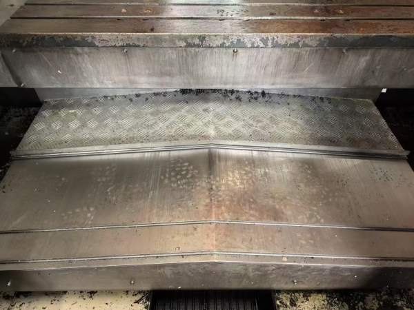 同款三台富捷1580加工中心，三轴硬轨，BT50主轴8000转.