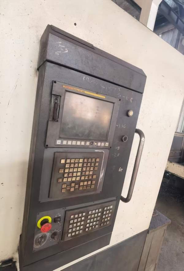 在位出售一台汉川XK718D发那科MD系统、BT50主轴齿轮头.