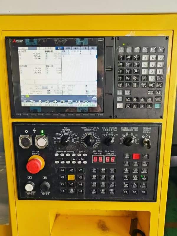 东莞小象850加工中心2022年 同款两台三菱M80系统三轴.