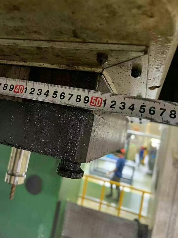 刚刚买下武重12米龙门加工中心 工作台3X12米门高1.7米.