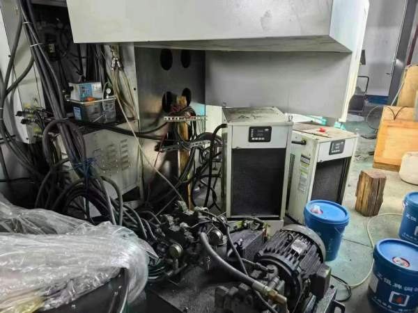 工厂在位珂业，台湾省原装泷锋光机SK-4025龙门加工中.