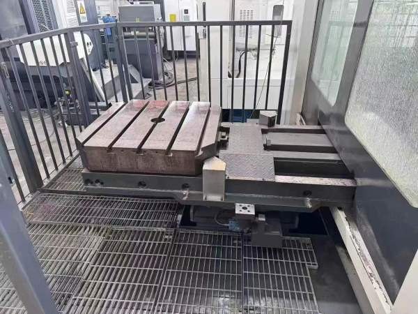 海天800双工位卧式加工中心法那科Oi- MF系统，BT50齿.