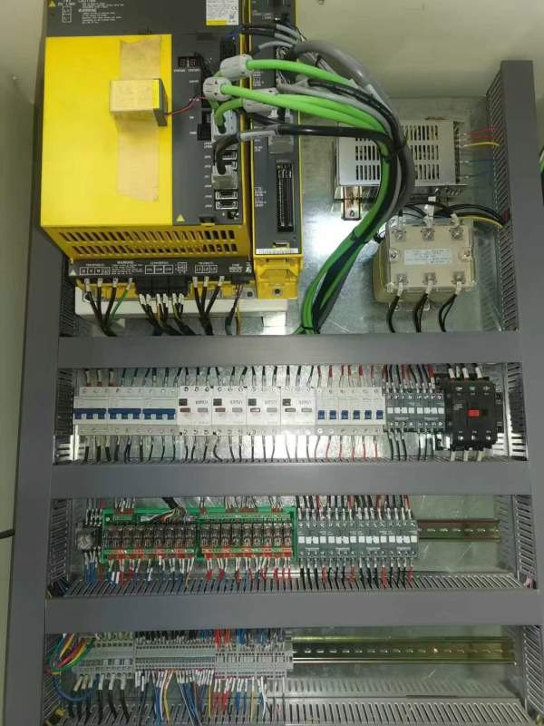 1160加工中心 加高款，Z轴760毫米行程1100/600/600款.