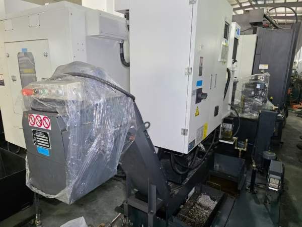 同款两台台湾东台1060加工中心，带70公斤中心出水，后.