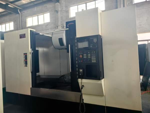 乔锋1370加工中心三轴滚柱线轨.三菱M80A系统BT40主轴8.