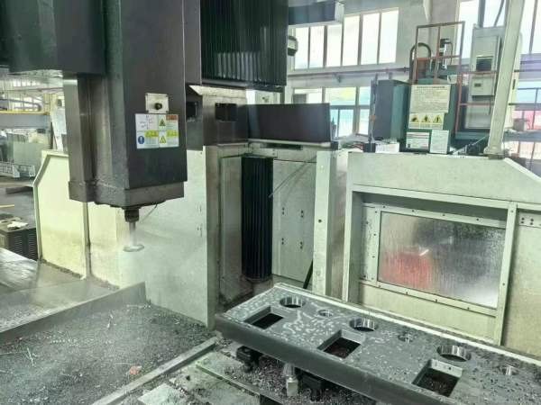苏州工厂在位出售同款三台，准新海天GLU6028数控龙门.