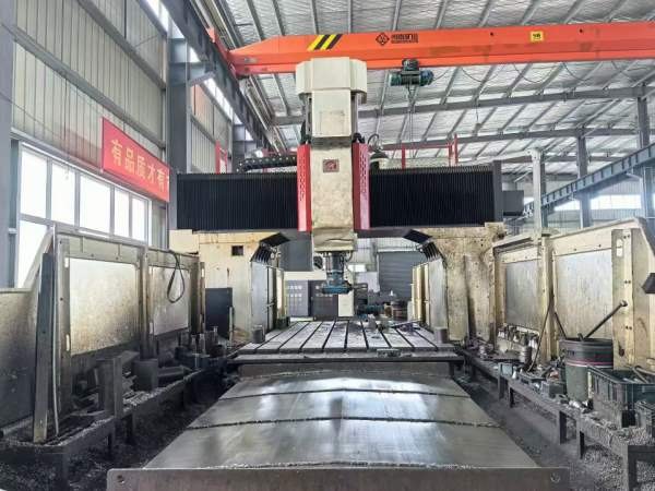 华特4026数控龙门工作台42.1米，门宽2.6米，两线一硬.