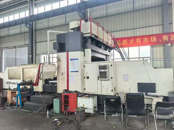 华特4026数控龙门工作台42.1米，门宽2.6米，两线一硬.