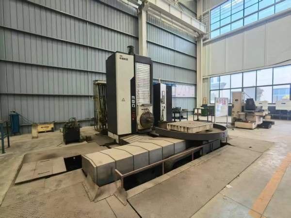 中捷EBC110F数控镗，工作台，加工高度1500，带光栅尺.