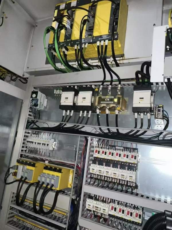 上海买下韩国原装斗山HP-5500卧式加工中心主轴：BT50.