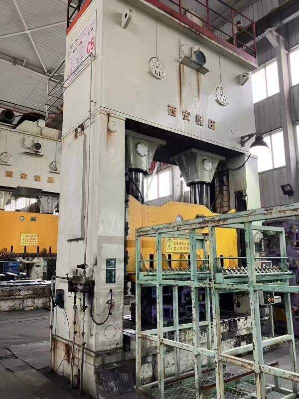 西安锻压机床厂闭式双点压力机j36-400工作台尺寸2800x.
