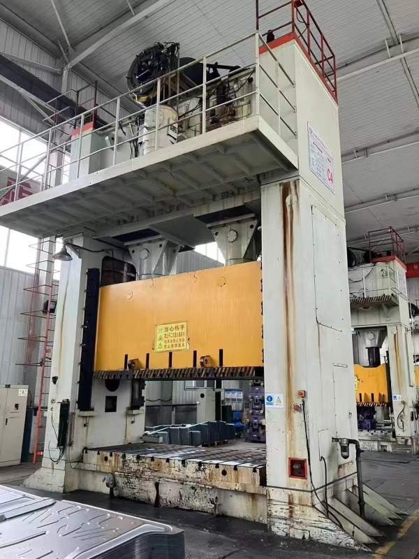 西安锻压机床厂闭式双点压力机j36-400工作台尺寸2800x.
