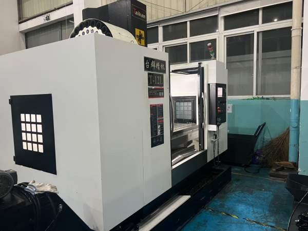 台群T-12L加工中心，刀库24把，X/Y/Z行程：1200/700/6.