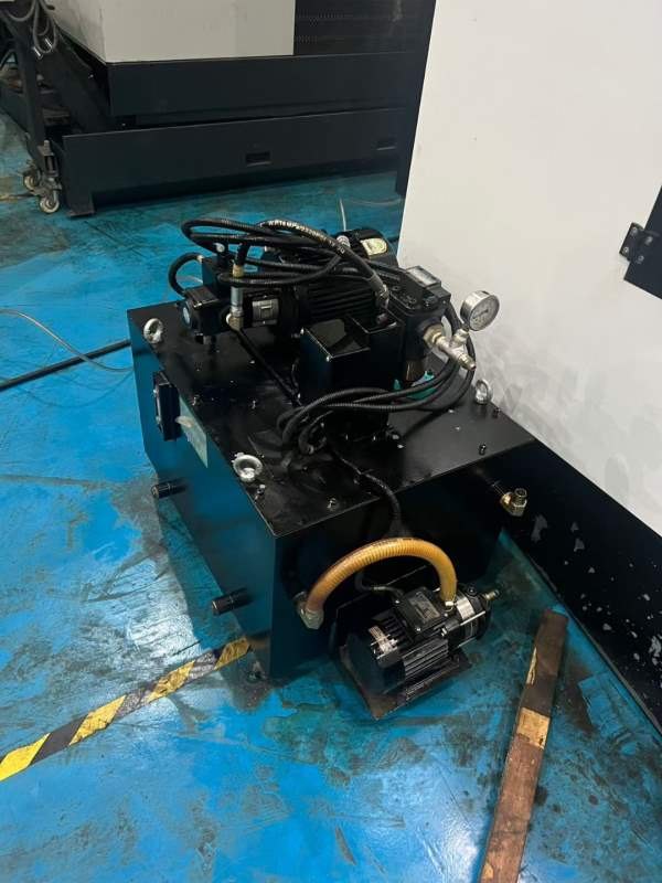 台群T-12L加工中心，刀库24把，X/Y/Z行程：1200/700/6.